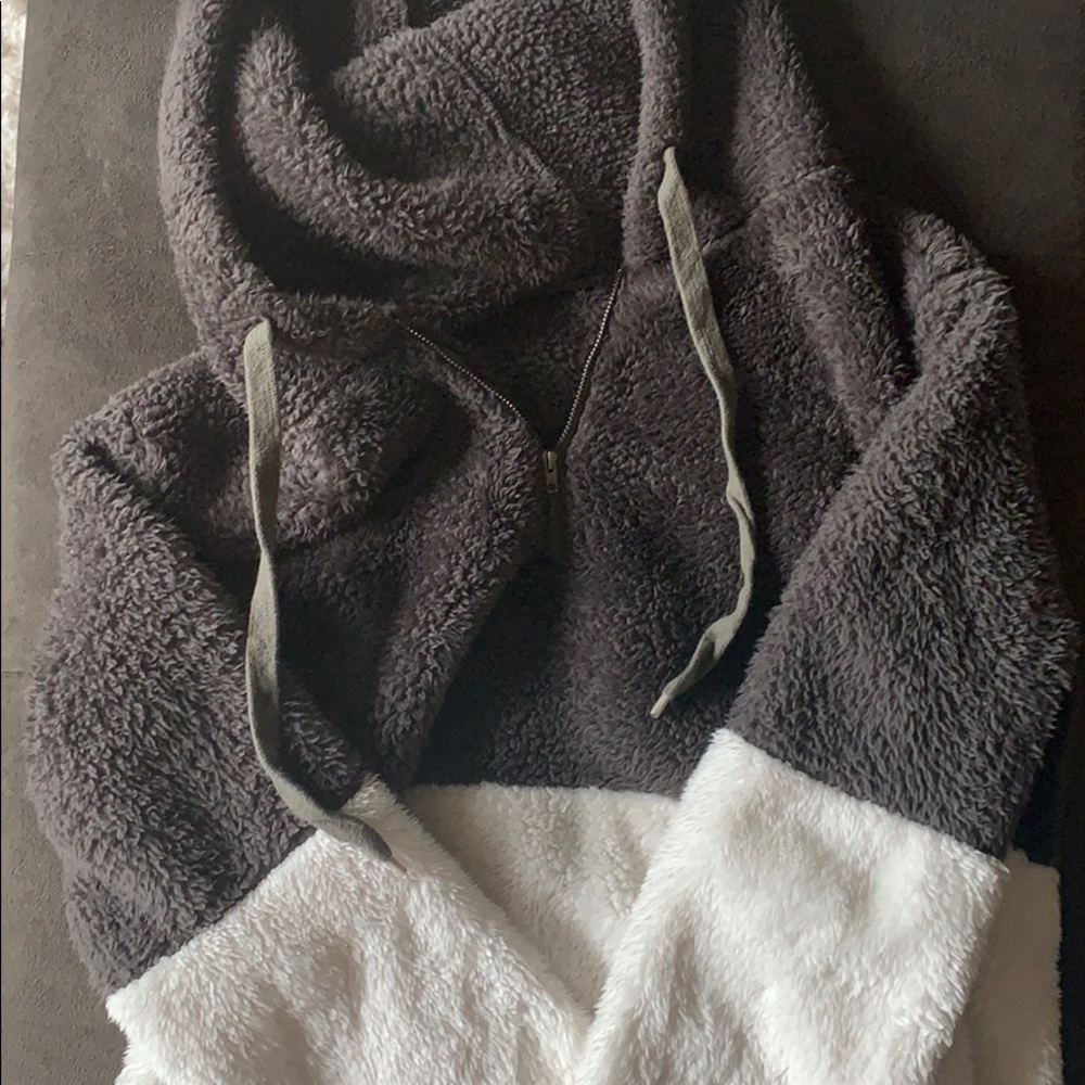 Fluffy quarter zip